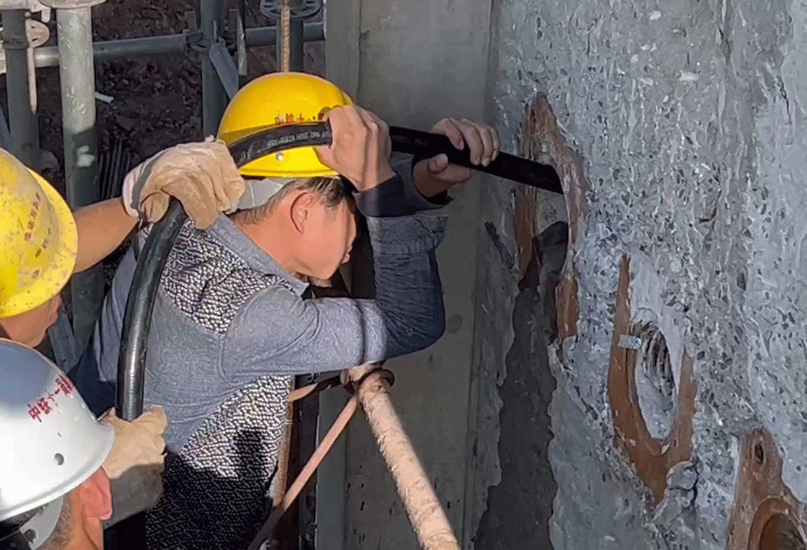 橋梁預應力波紋管完全堵死疏通